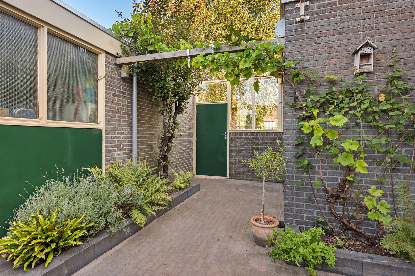 Foto 40 van Lesturgeonstraat 11