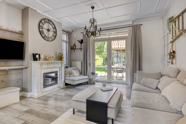 Photo 2 of Wilhelminastraat 19