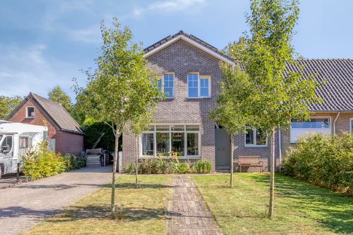 Photo 25 of Wilhelminastraat 19