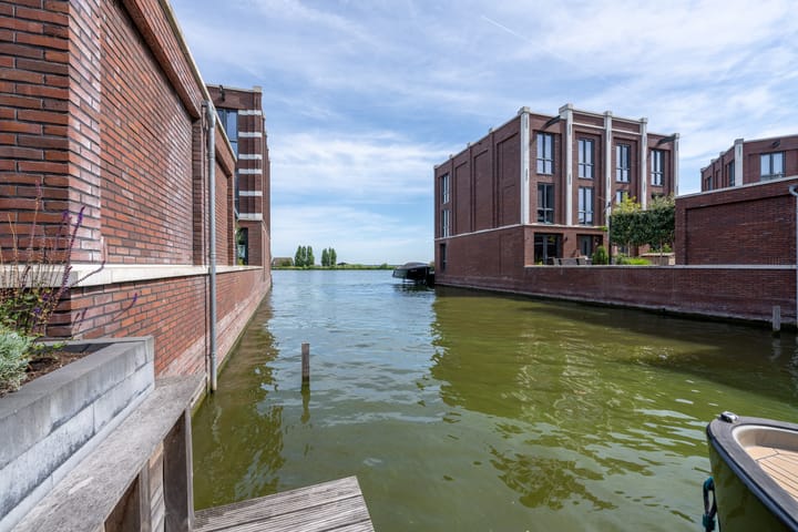 Foto 32 van Thalassa 17