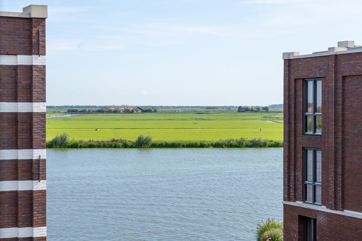 Foto 62 van Thalassa 17