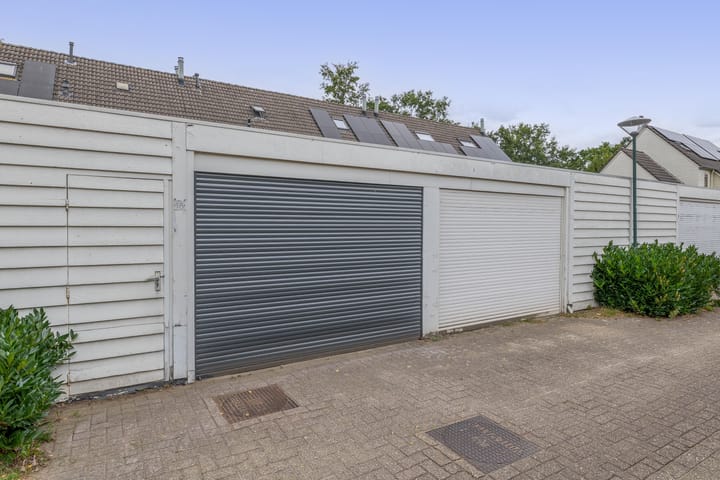 Foto 28 van Hermelijnweide 18