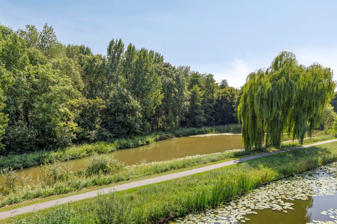 Foto 1 van Louvre 152