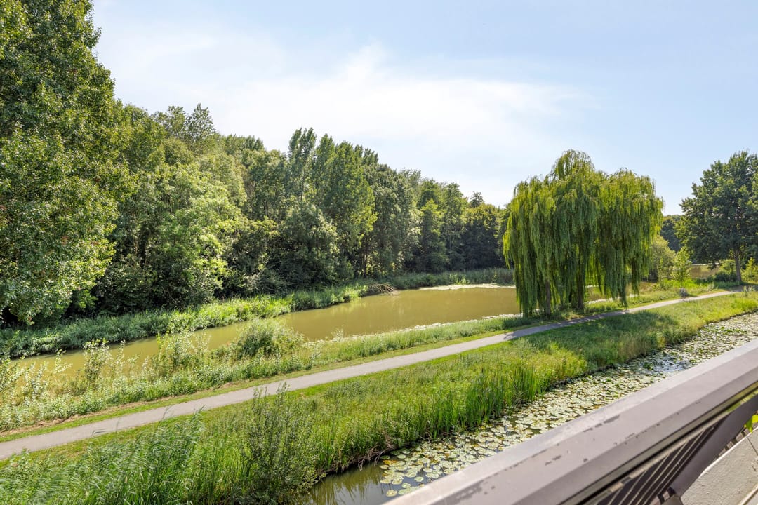 Foto 2 van Louvre 152