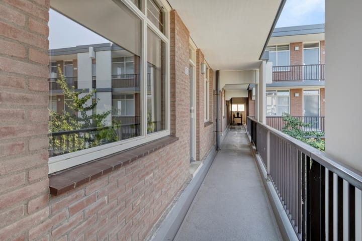 Foto 5 van Louvre 152