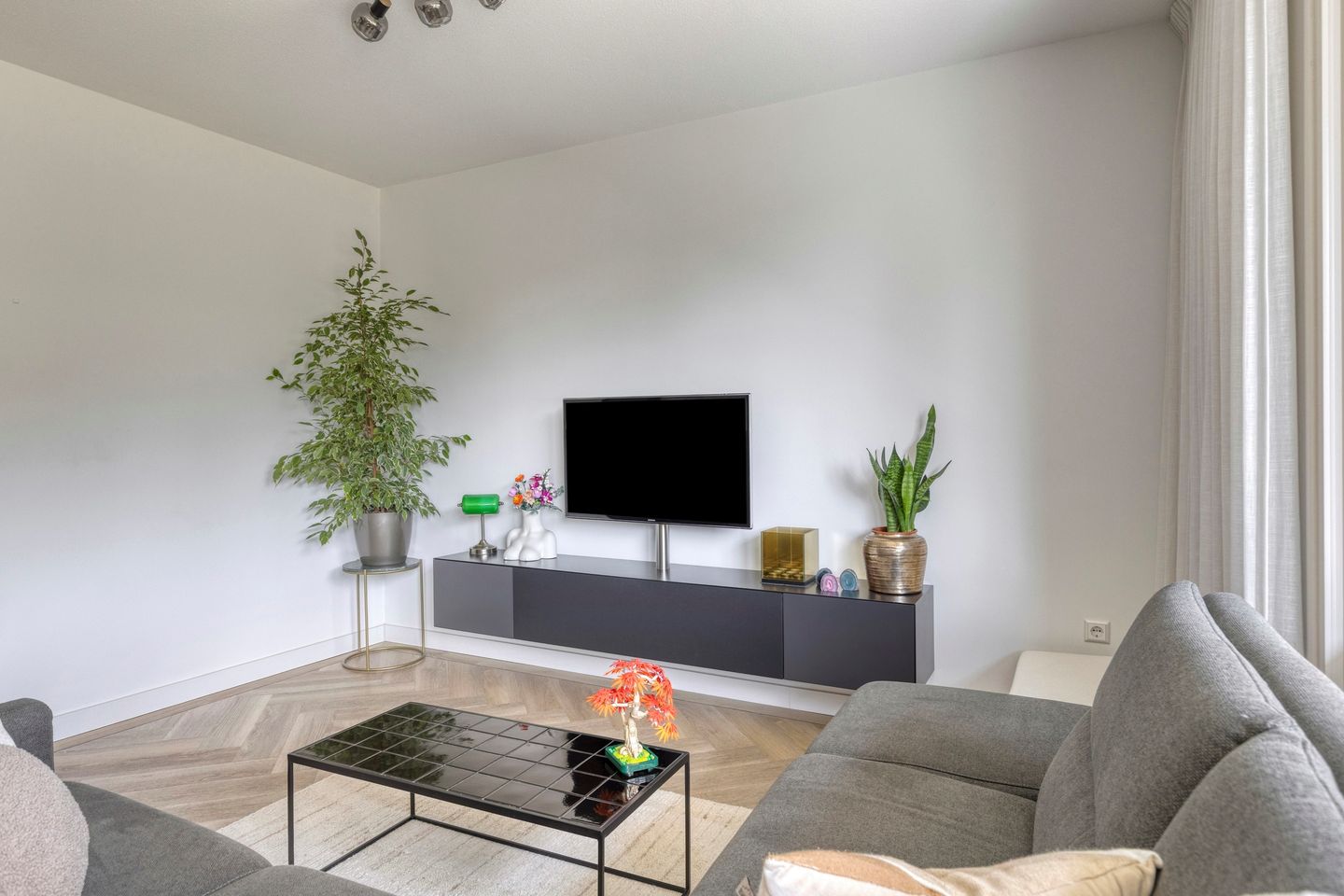 Foto 10 van Louvre 152