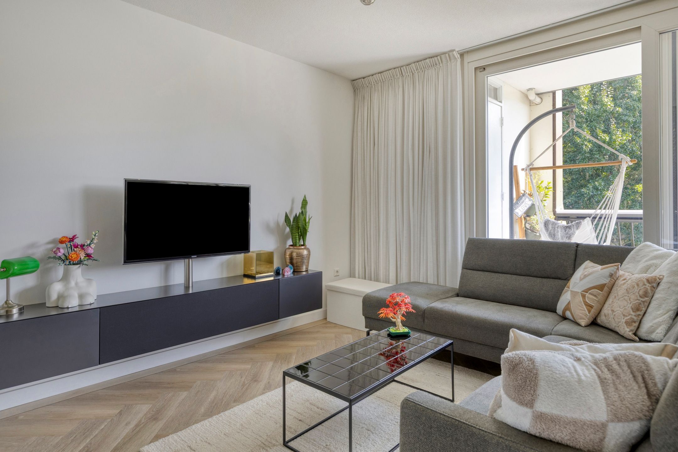 Foto 9 van Louvre 152