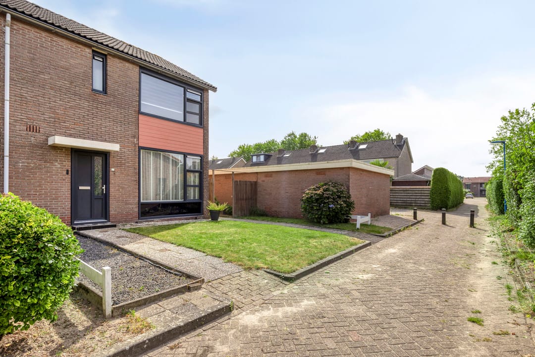 Photo 8 of Dorprichterstraat 97