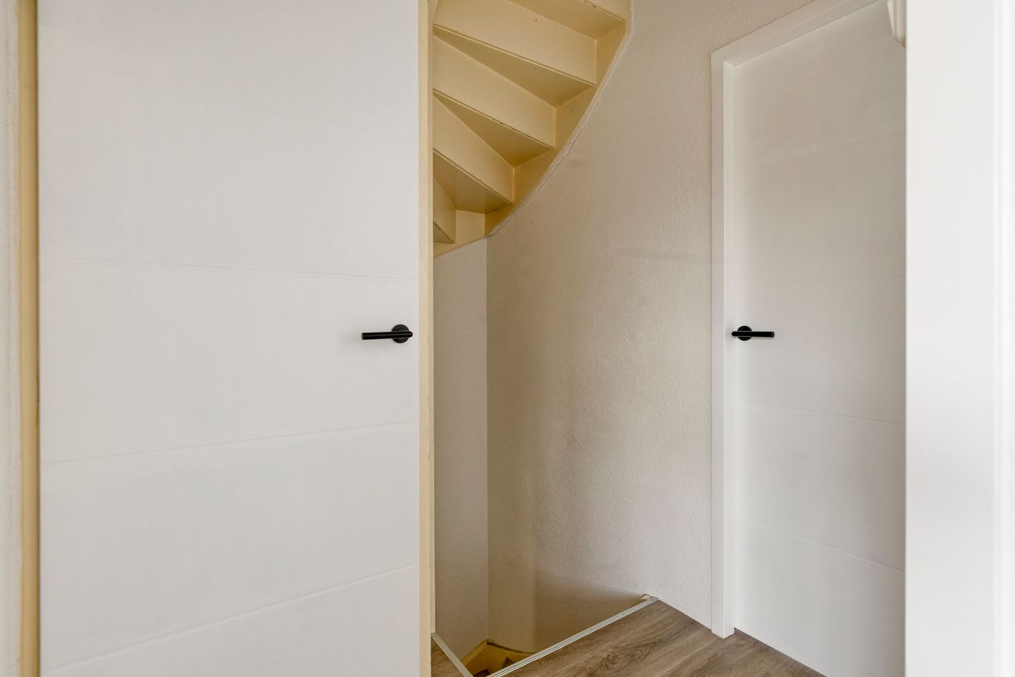 Photo 19 of Dorprichterstraat 97