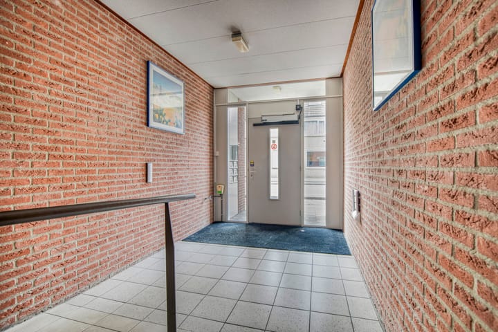 Photo 4 of Burgerhoutsestraat 35