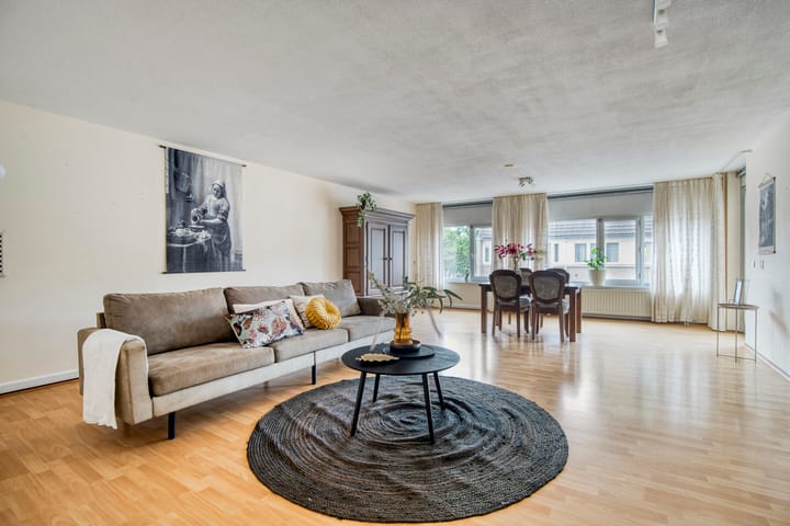 Photo 2 of Burgerhoutsestraat 35