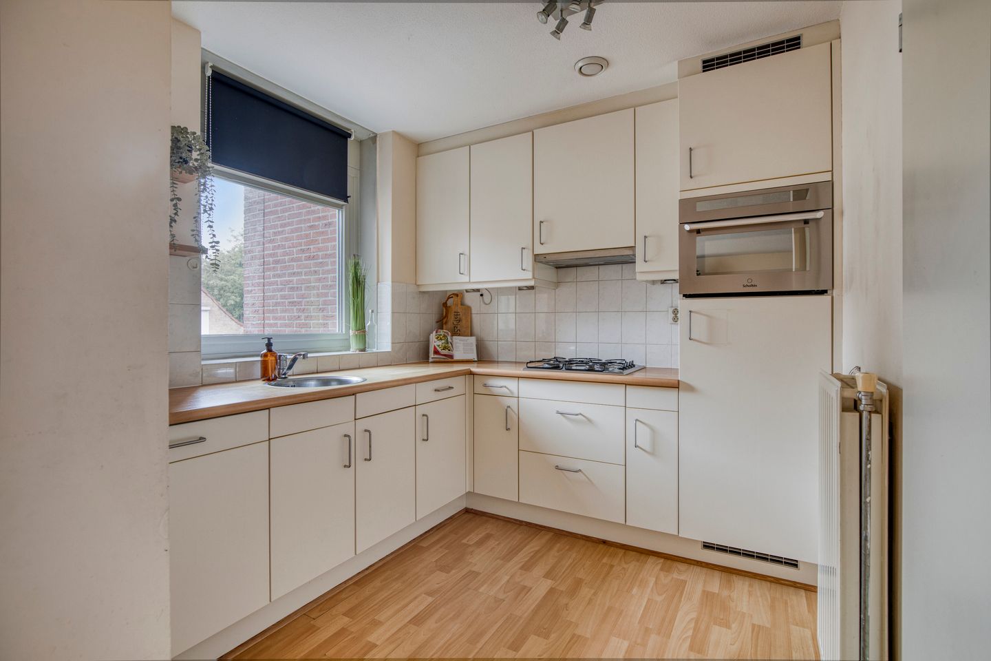 Photo 10 of Burgerhoutsestraat 35