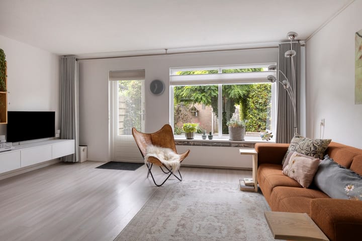 Photo 2 of Fluitekruid 7