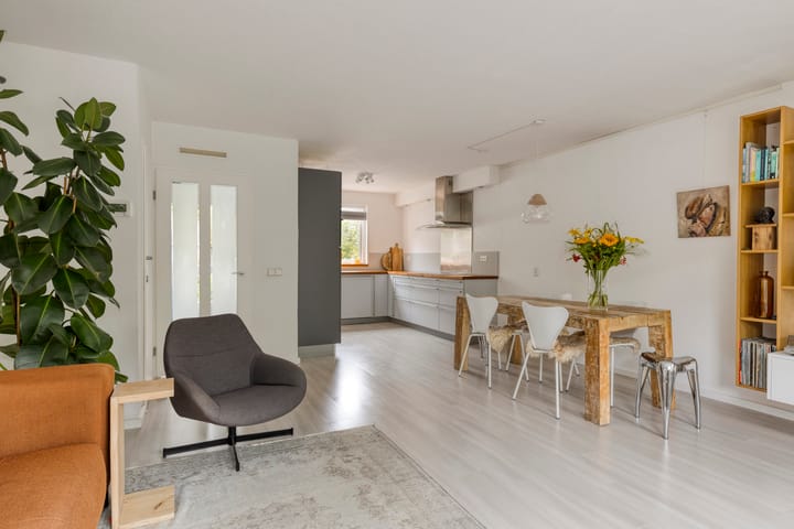 Photo 4 of Fluitekruid 7