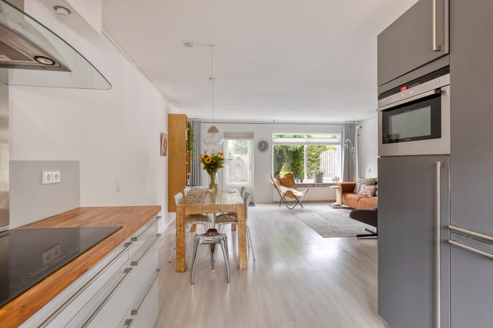 Photo 8 of Fluitekruid 7