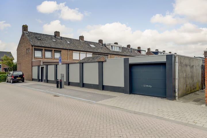 Foto 2 van Titus Brandsmastraat 31