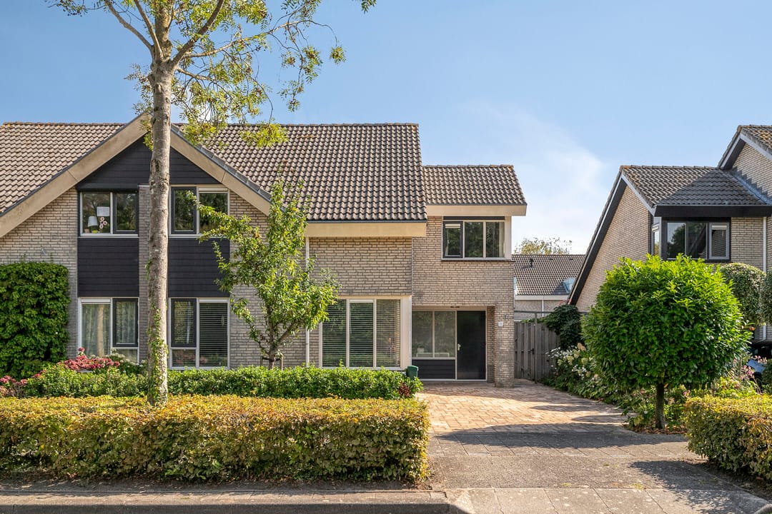 Foto 1 van Menuetstraat 11