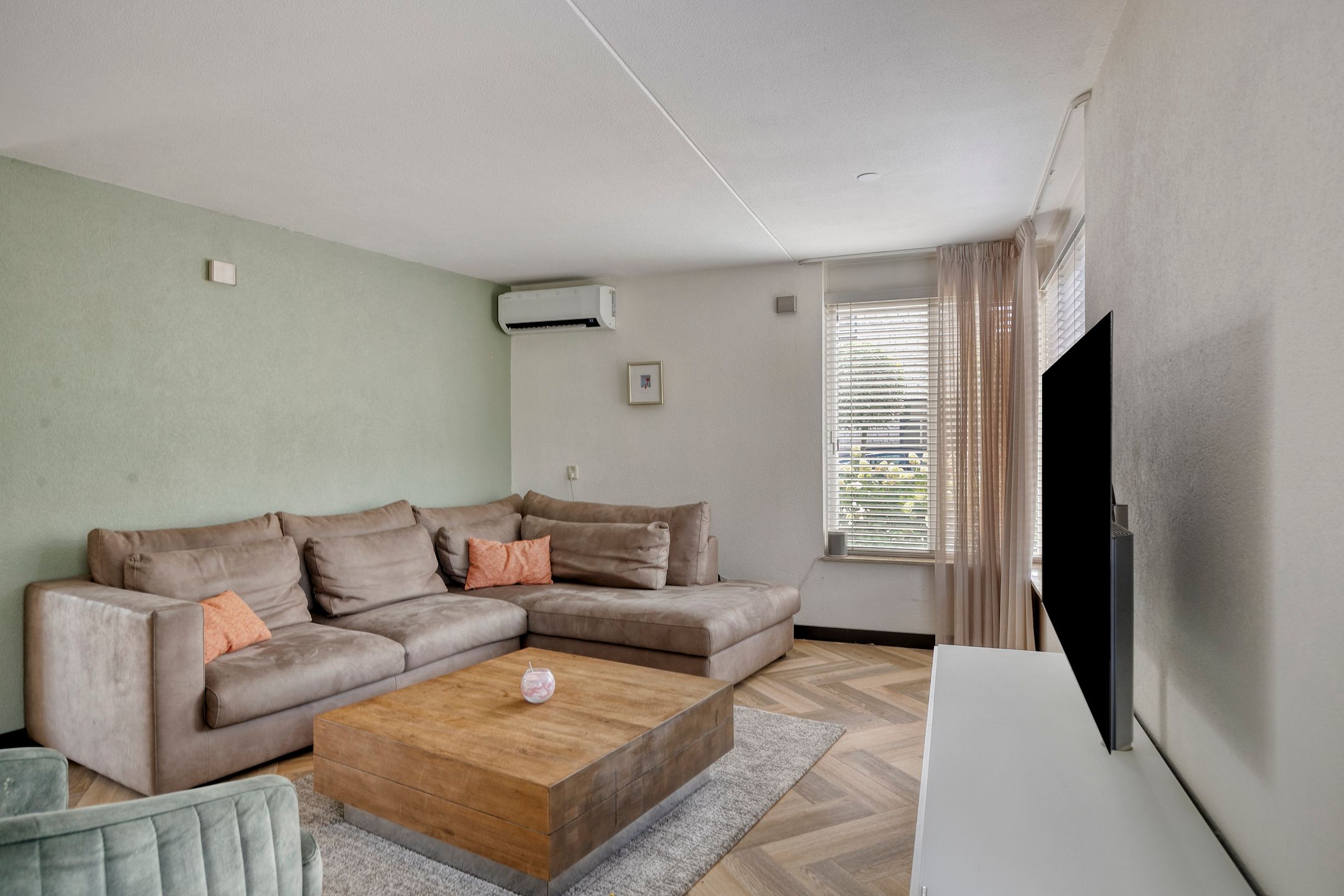 Foto 6 van Menuetstraat 11