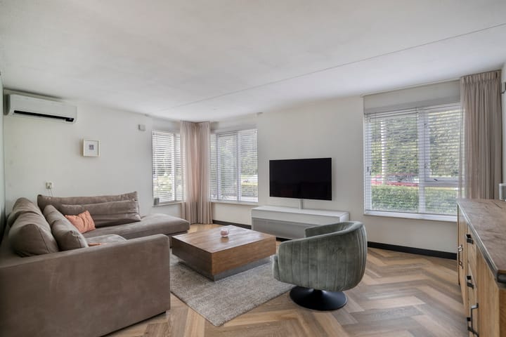 Foto 7 van Menuetstraat 11