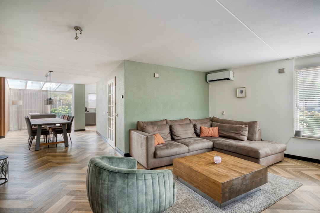 Foto 8 van Menuetstraat 11