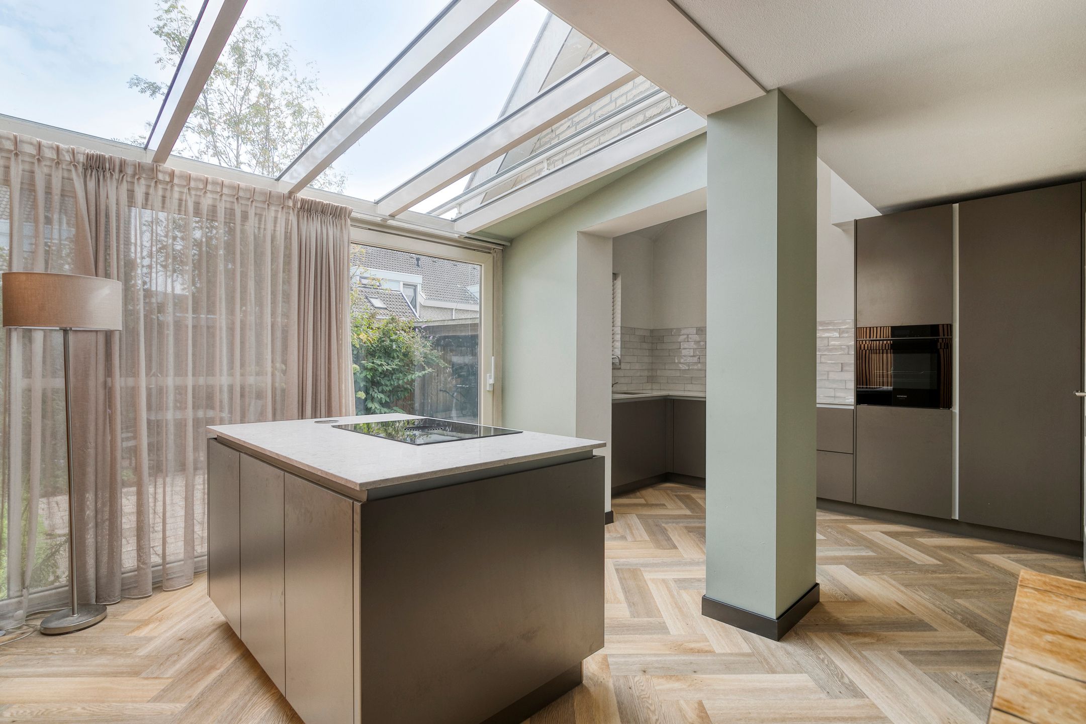 Foto 12 van Menuetstraat 11