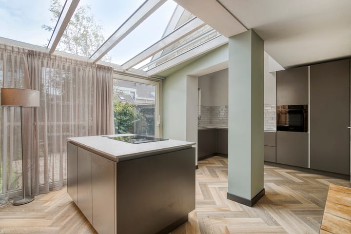 Foto 12 van Menuetstraat 11