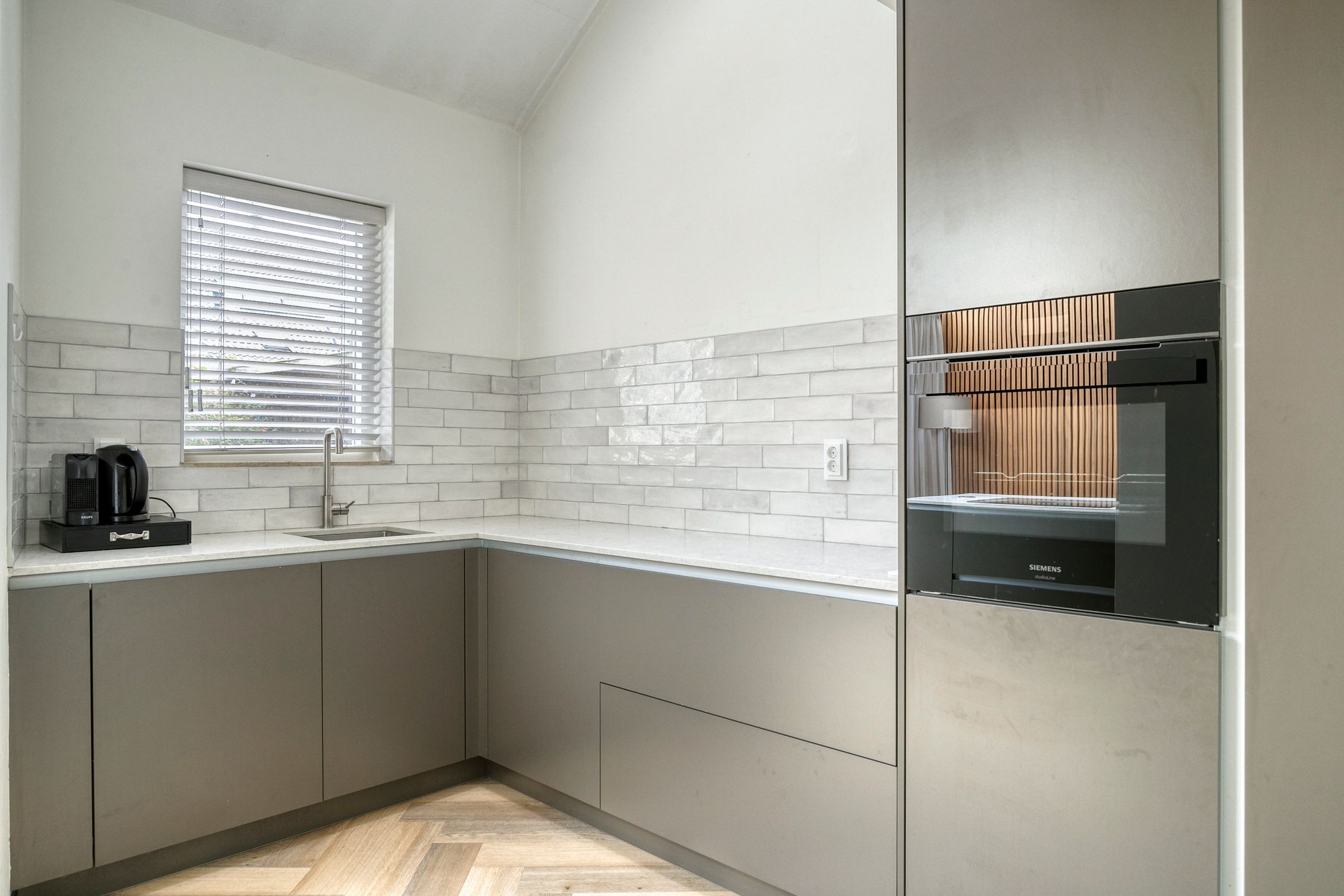 Foto 15 van Menuetstraat 11