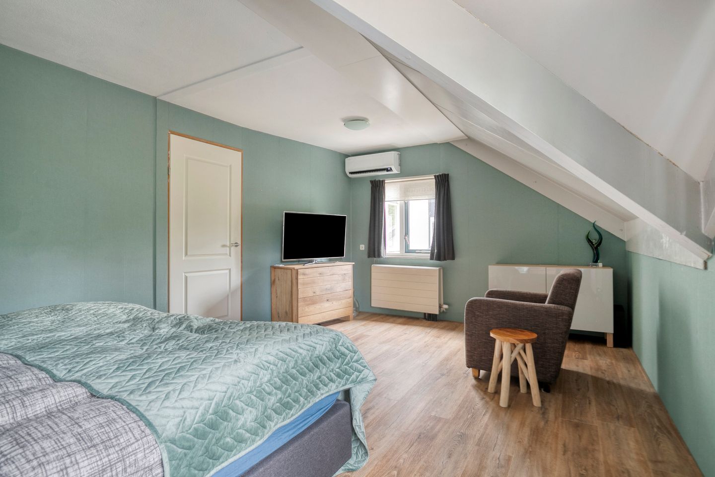 Foto 20 van Menuetstraat 11