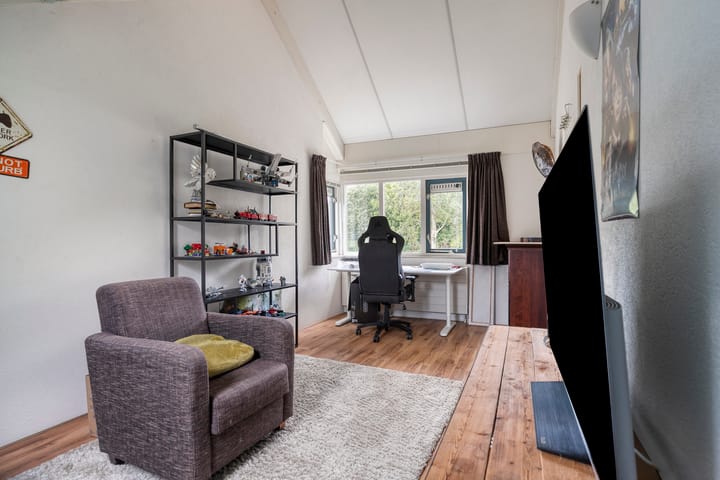 Foto 24 van Menuetstraat 11