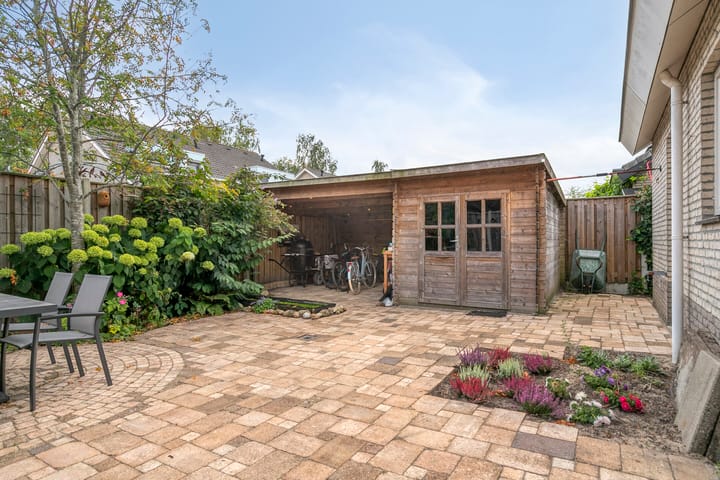 Foto 35 van Menuetstraat 11