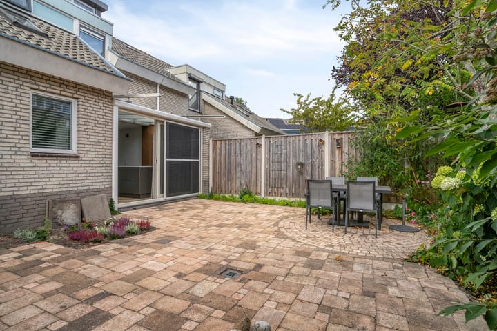 Foto 36 van Menuetstraat 11