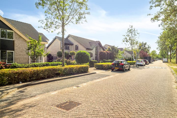 Foto 40 van Menuetstraat 11