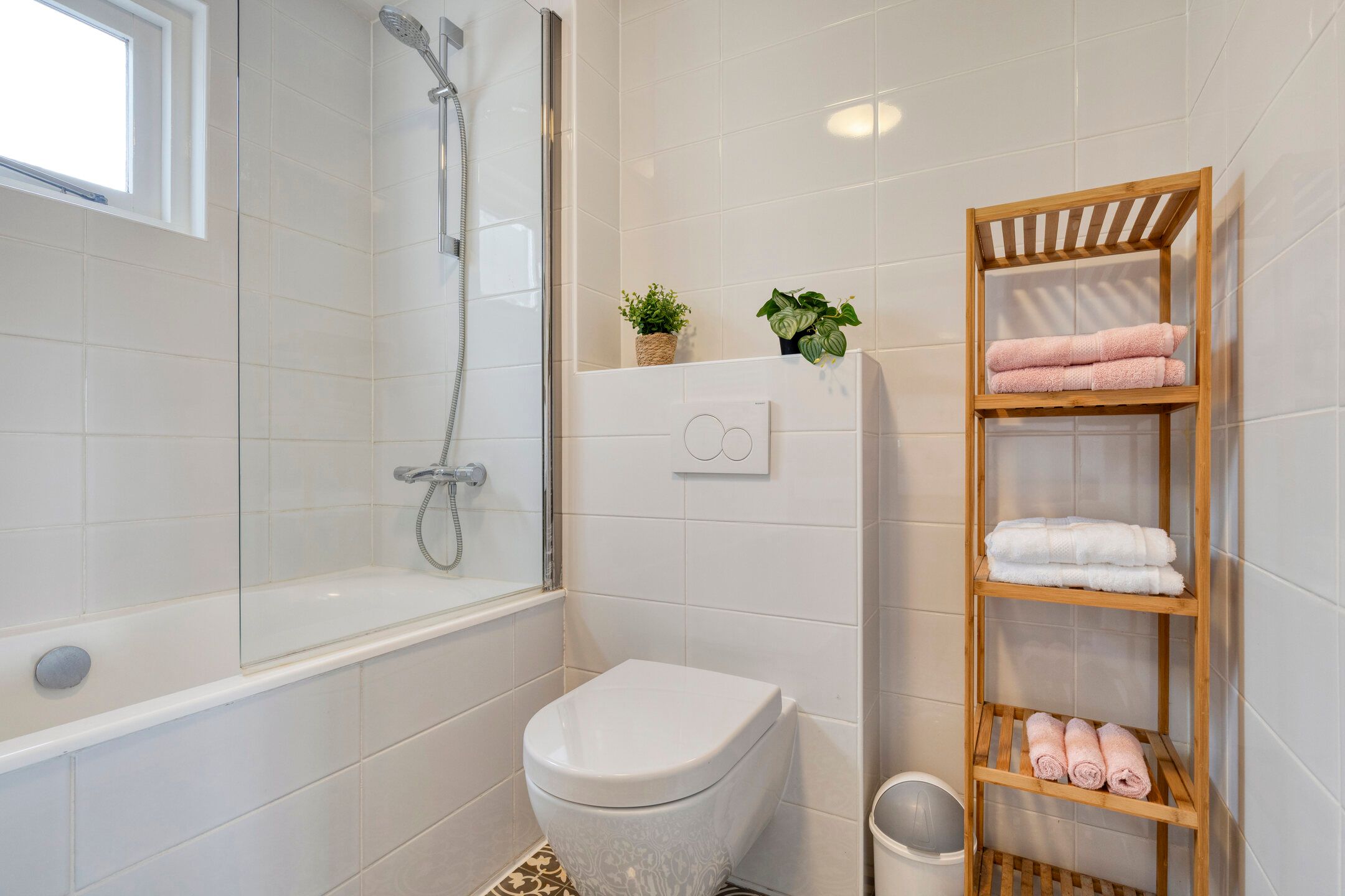 Photo 18 of Japanstraat 46