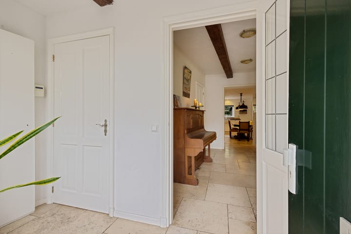 Photo 7 of Westeinde 33