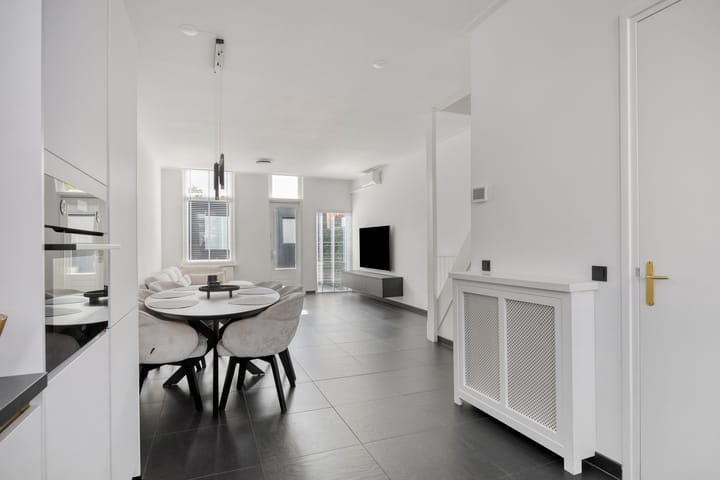 Foto 9 van Spoorstraat 10