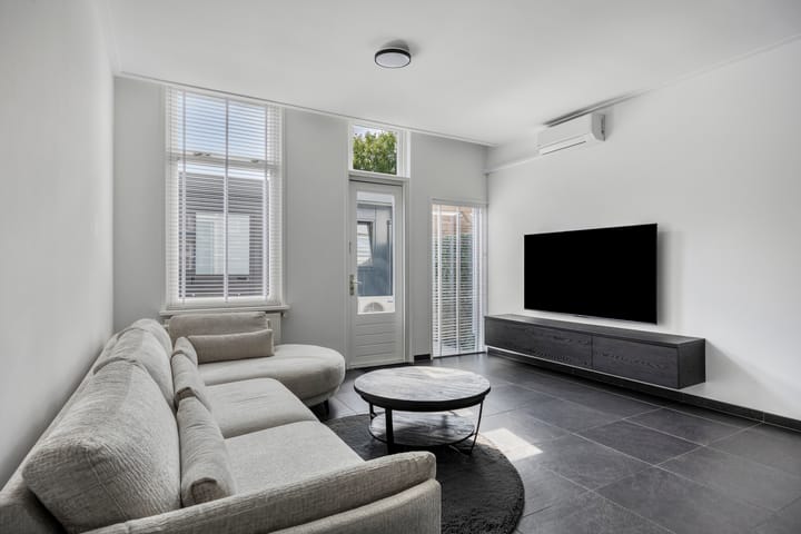 Foto 11 van Spoorstraat 10