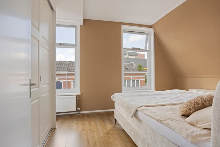 Foto 14 van Spoorstraat 10