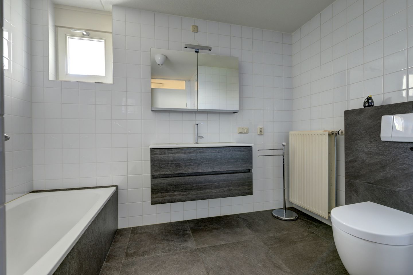 Photo 20 of Carry van Bruggenstraat 5