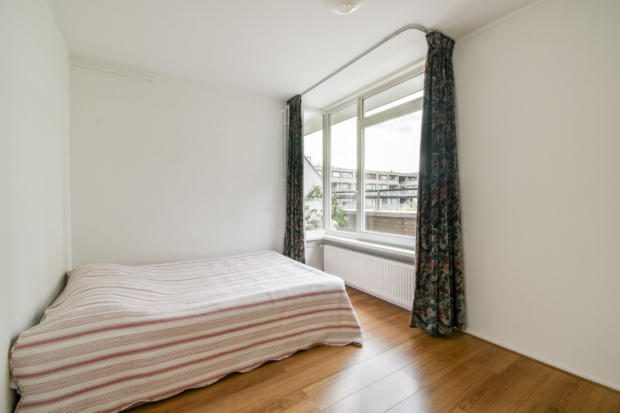 Photo 15 of Haarlemmerweg 487-H