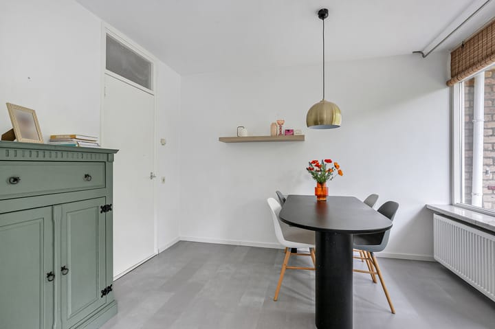 Foto 13 van Stadswal 24-C