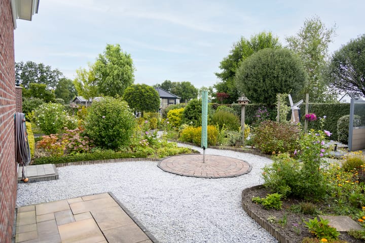 Photo 76 of Saint Rémylaan 44