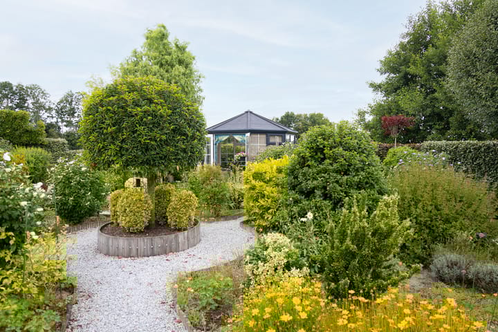 Photo 77 of Saint Rémylaan 44