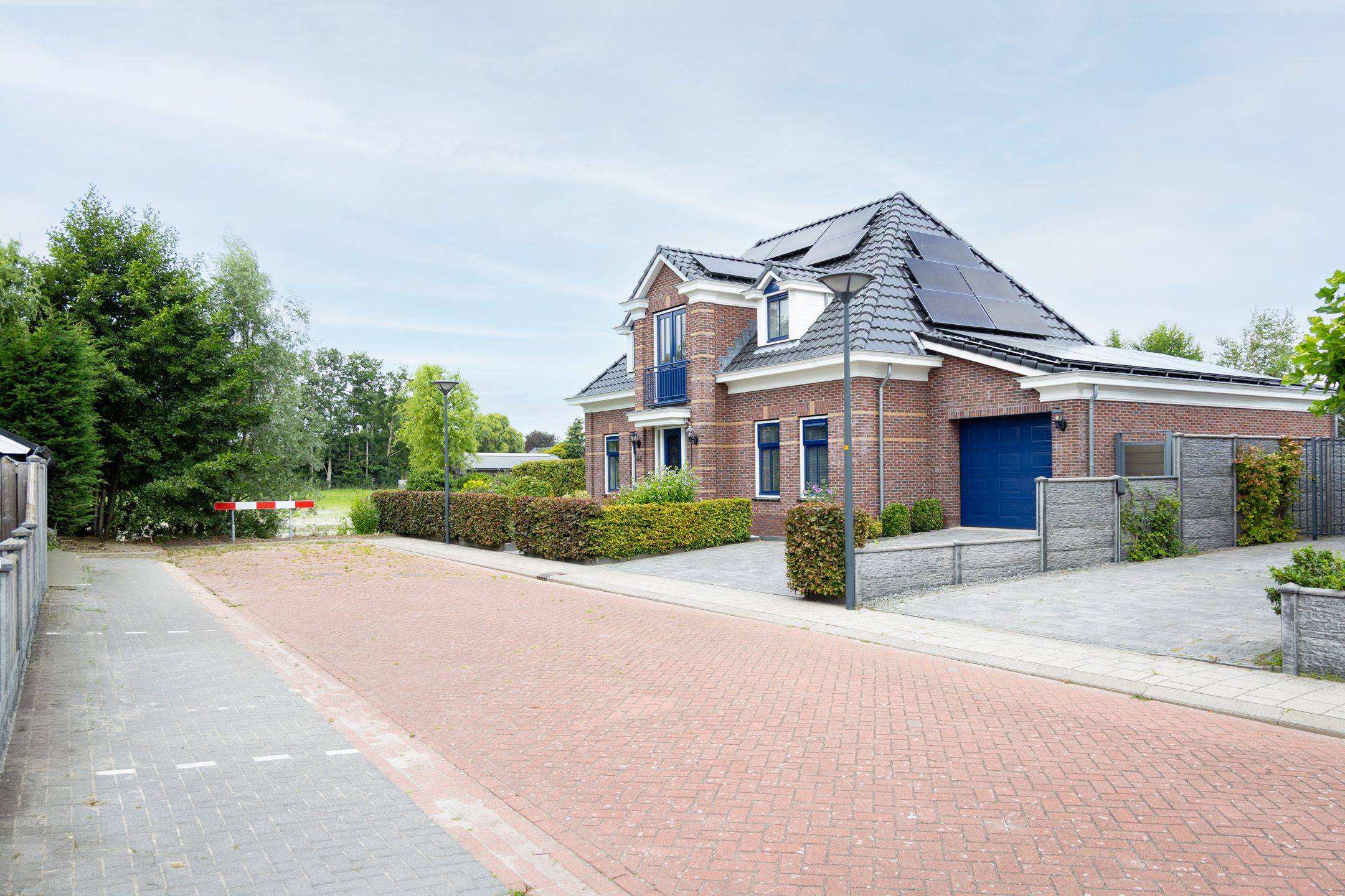 Photo 90 of Saint Rémylaan 44