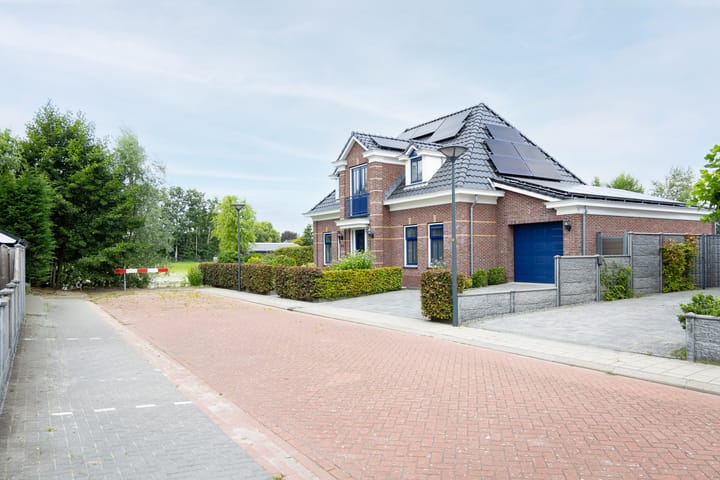 Photo 90 of Saint Rémylaan 44