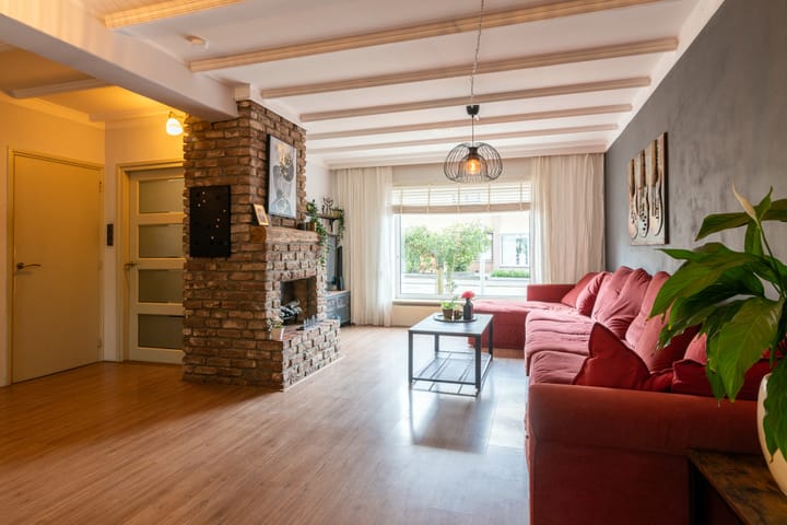 Foto 10 van Mgr. Paredisstraat 2