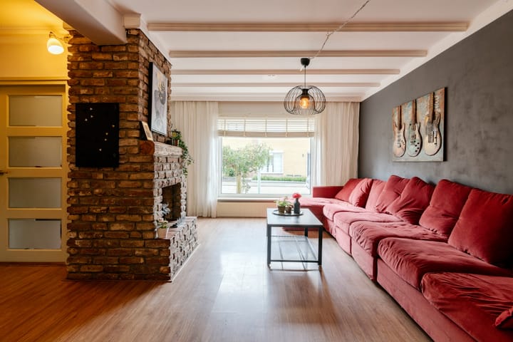 Foto 11 van Mgr. Paredisstraat 2