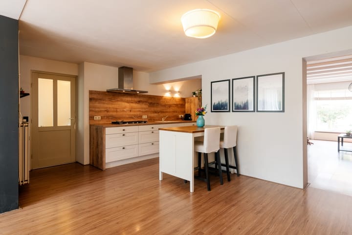 Foto 16 van Mgr. Paredisstraat 2