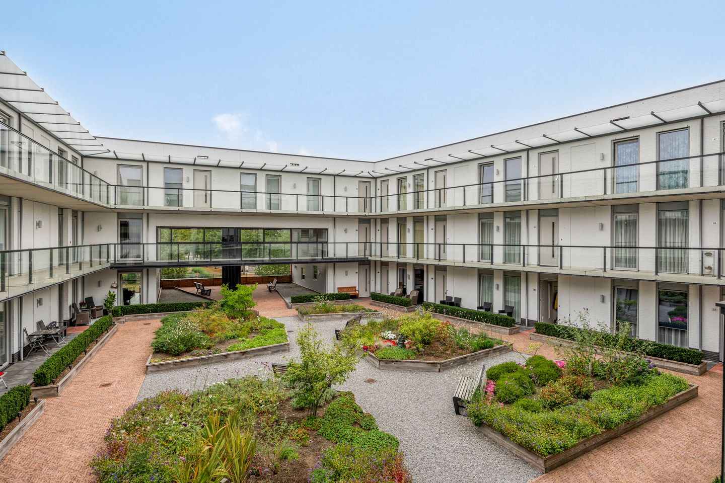 Foto 29 van Koningsschild 44