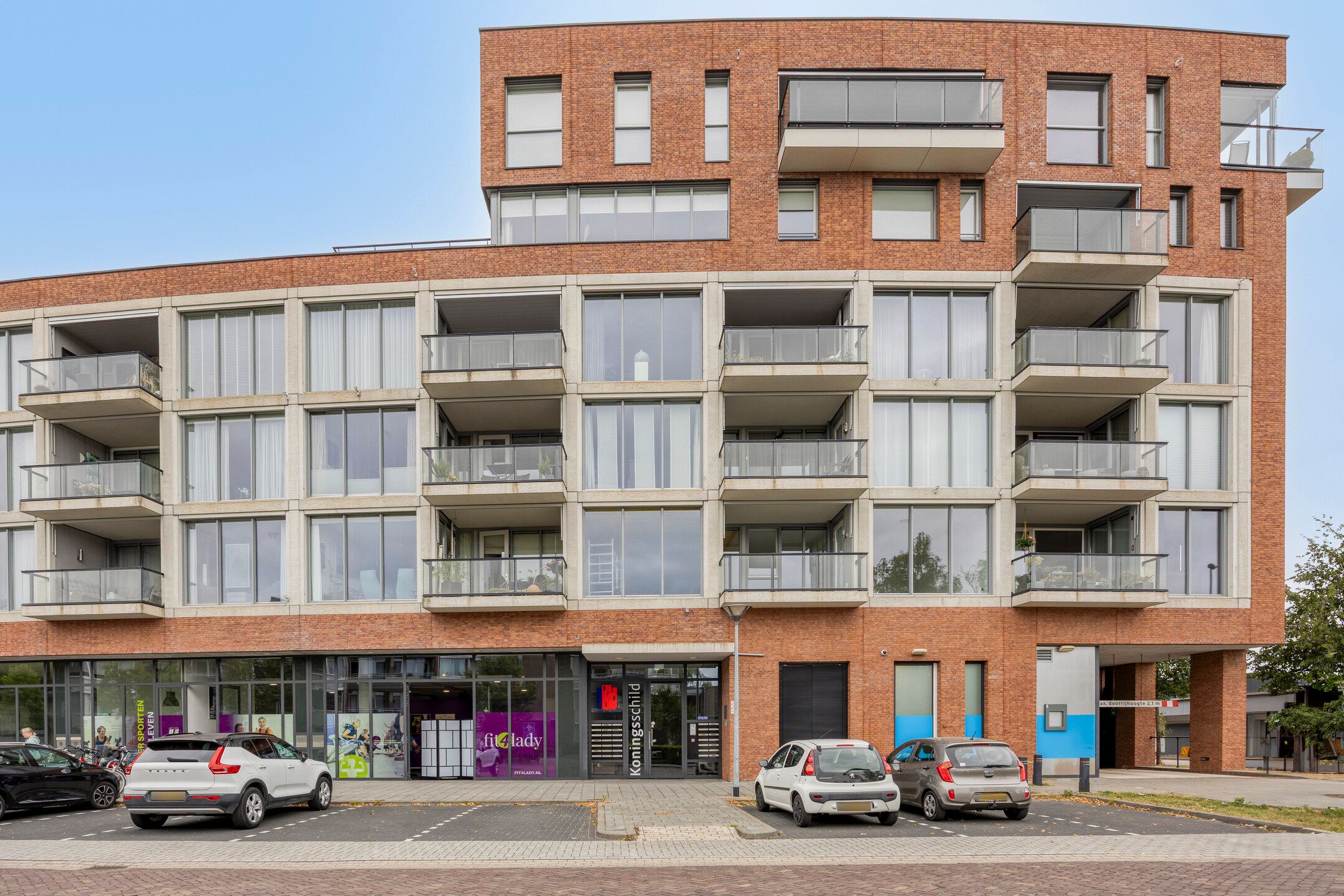 Foto 30 van Koningsschild 44