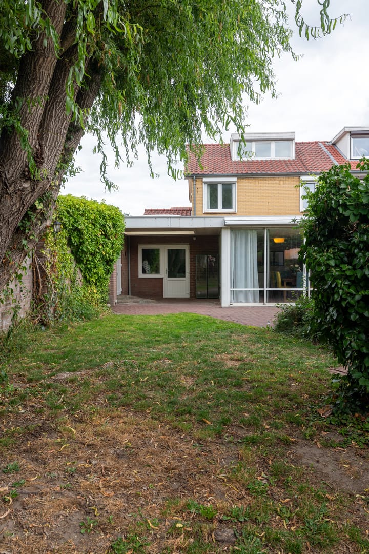 Foto 34 van Mgr. Paredisstraat 2